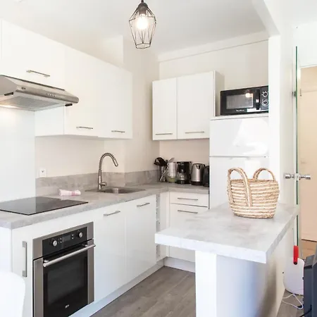 5min Train Station & Sea - Ac & Balcony *