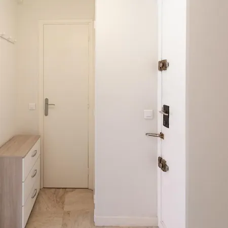 アパート 5min Train Station & Sea - Ac & Balcony アンティーブ