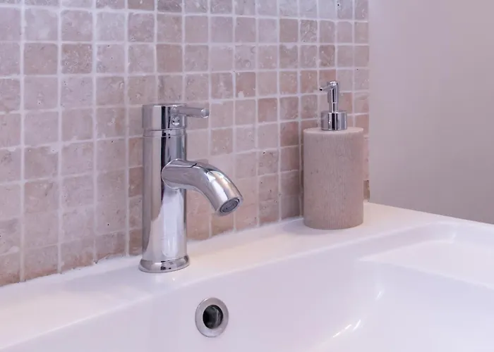 5min Train Station & Sea - Ac & Balcony Lägenhet *