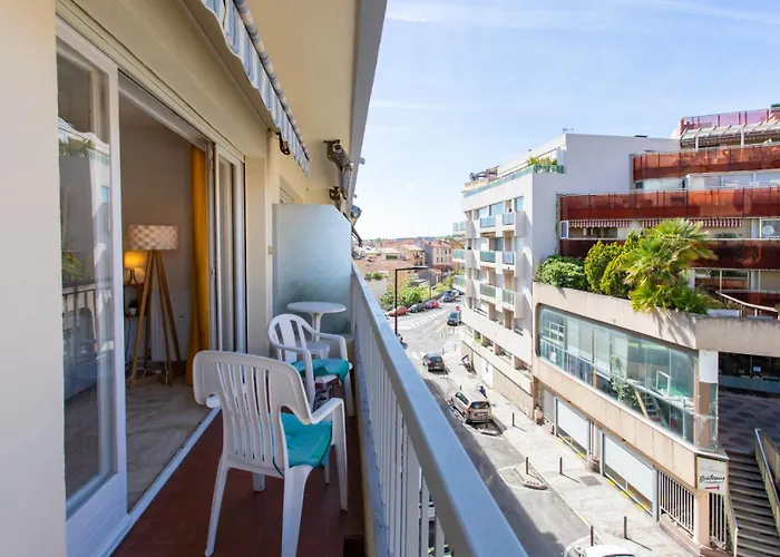 5min Train Station & Sea - Ac & Balcony