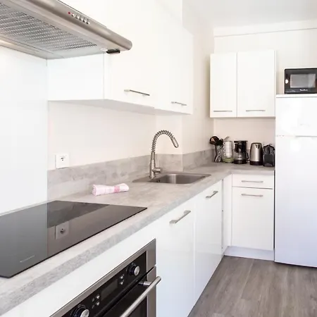 5min Train Station & Sea - Ac & Balcony * Antibes