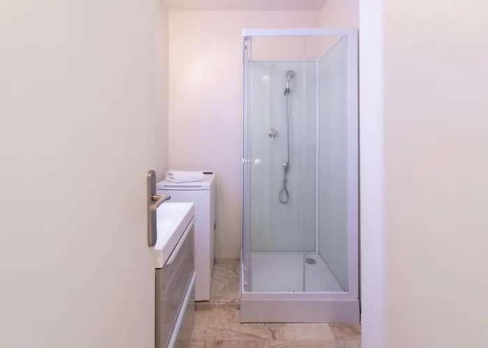 Daire 5min Train Station & Sea - Ac & Balcony Antibes