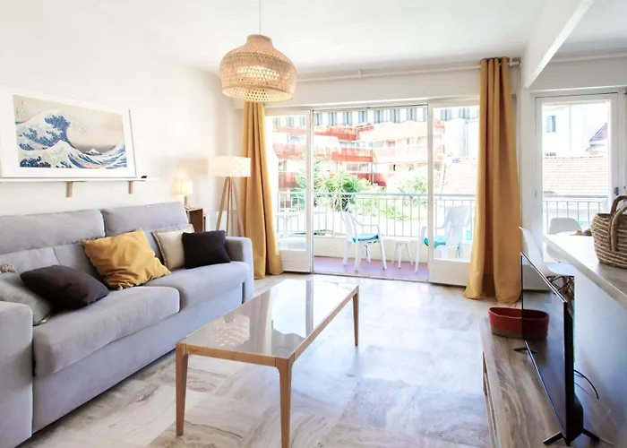 Daire 5min Train Station & Sea - Ac & Balcony Antibes