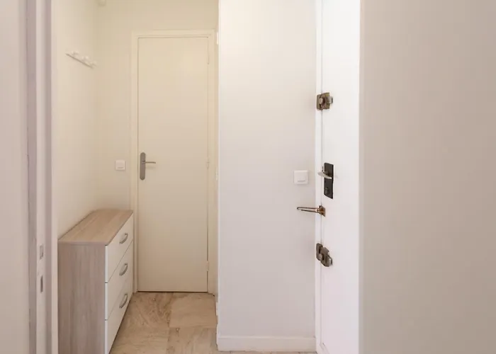 Daire 5min Train Station & Sea - Ac & Balcony Antibes